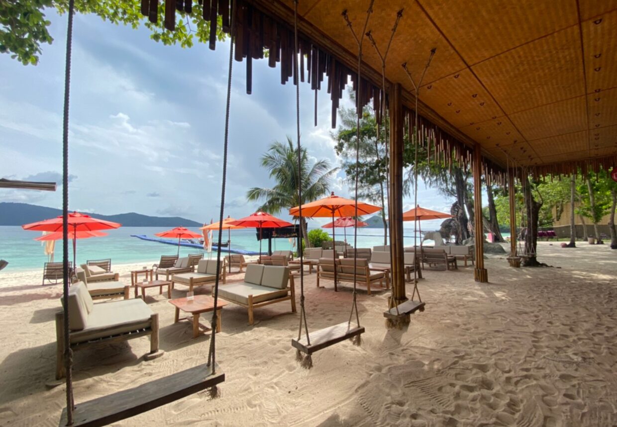 P105 ล่องเรือยอร์ชคาตามารัน กาฮังบีช(เกาะเฮ) & ชมพระอาทิตย์ตกบนเรือ ครึ่งวันบ่าย - Image 12